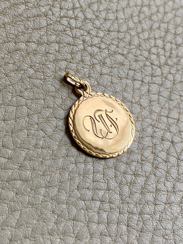 18k gold "UF" initials engraved medallion pendant for necklace - Italian Vintage