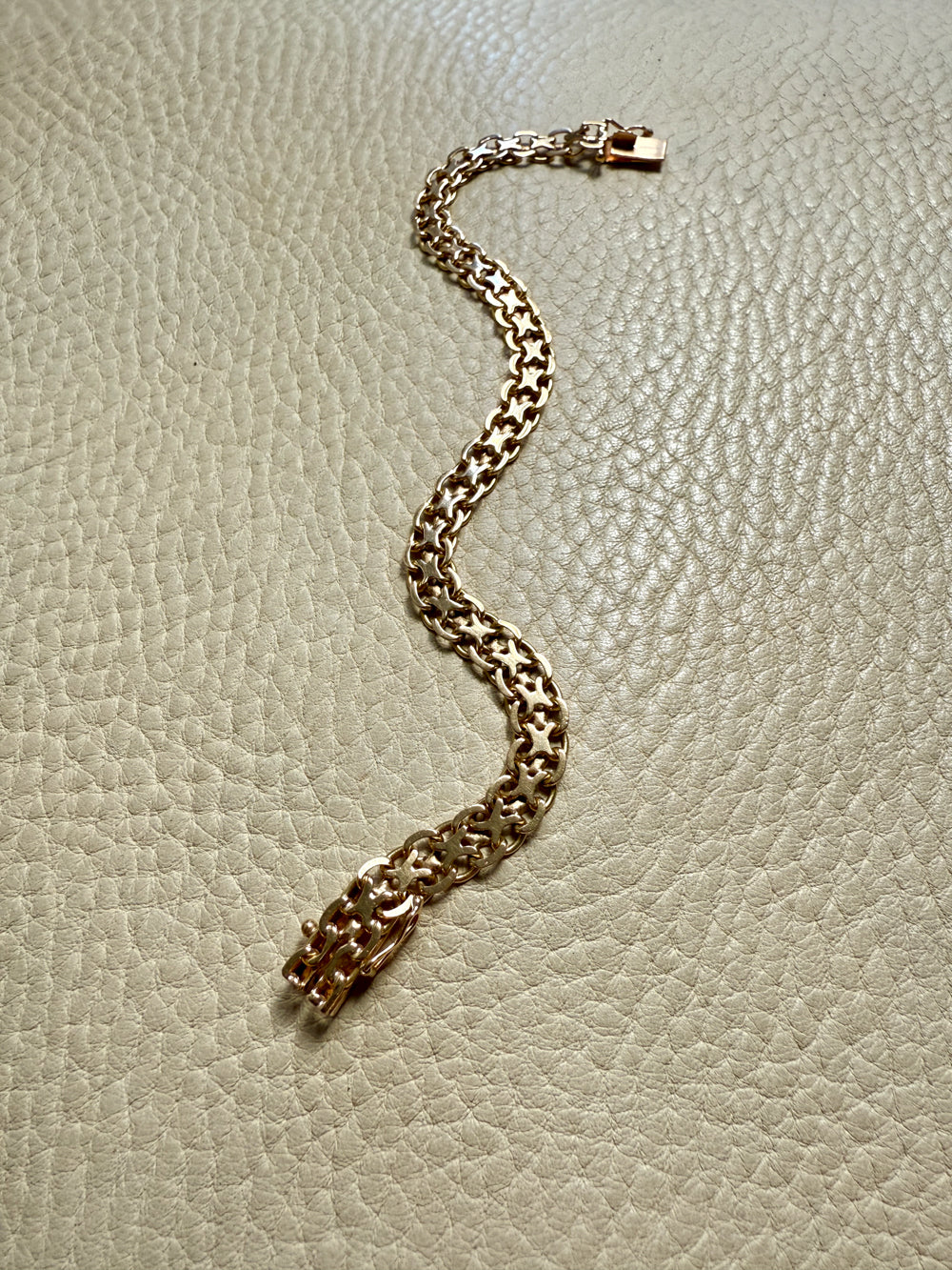 1960 Vintage Flat Lay Star Chain Bracelet in 18k Solid Gold - 7.25 inch length