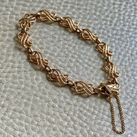 1946 Handmade Cursive Link Bracelet in 18k Gold - Stockholm, Sweden - 7.5 inch length