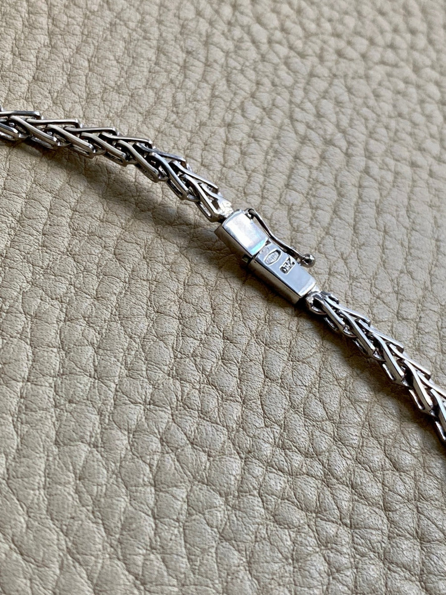 Vintage Italian 18k White Gold V-Link Necklace - 17 inch length