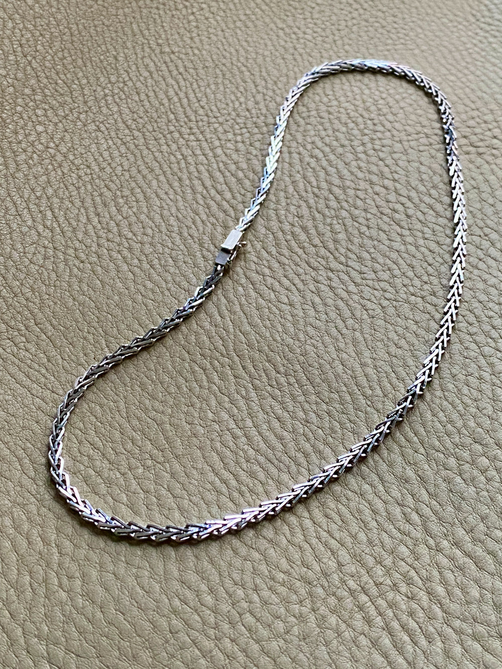 Vintage Italian 18k White Gold V-Link Necklace - 17 inch length