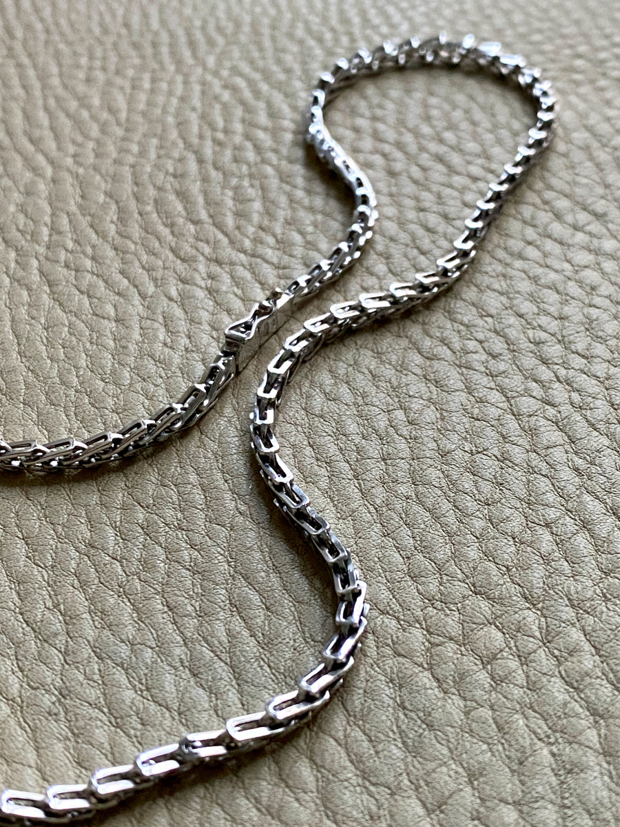 Vintage Italian 18k White Gold V-Link Necklace - 17 inch length